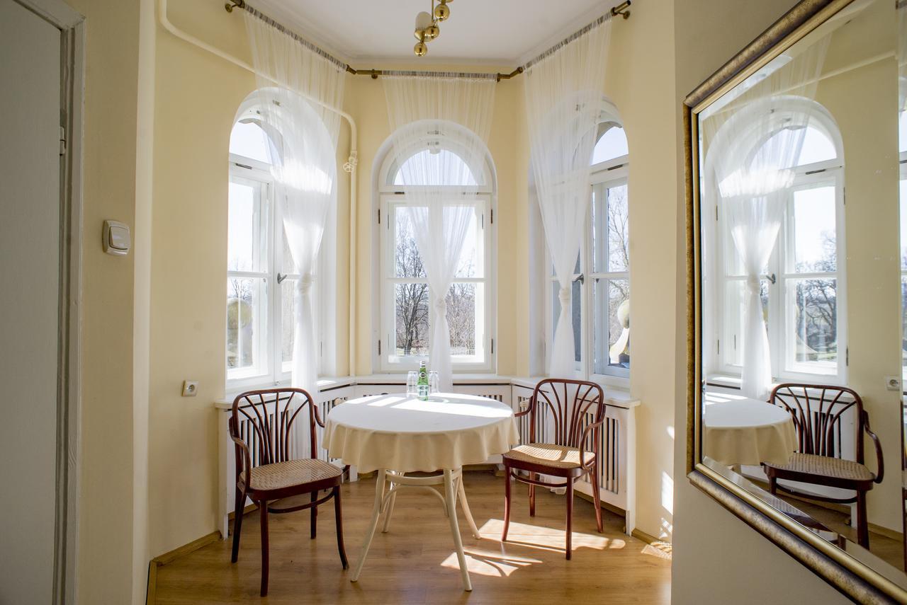 Hotel Palac Kobylniki Obersitzko Exterior foto